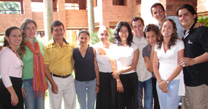 Estudiantes de Diseño Industrial y Profesores